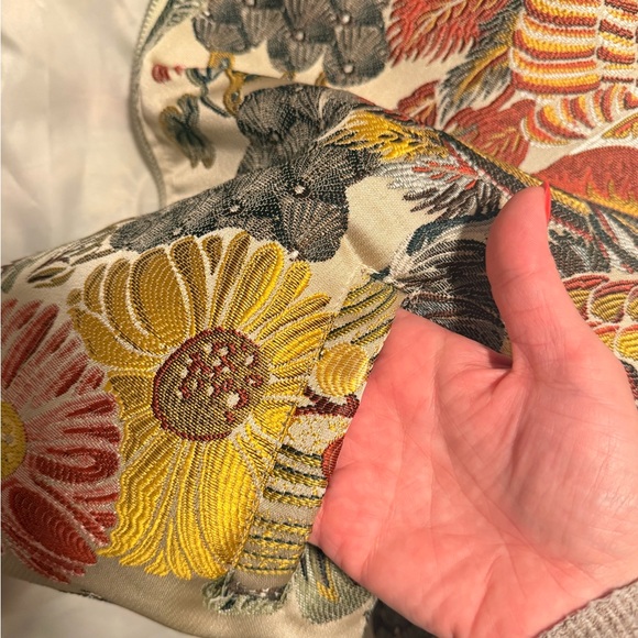 Floral and Crane embroidered jacket - Picture 8 of 8